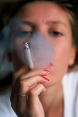 femme fumeuse