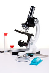 Educational microscope suited for medical or educational