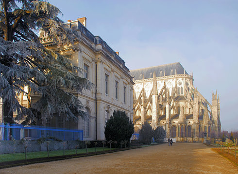 Vue cath&eacute;drale de Bourges