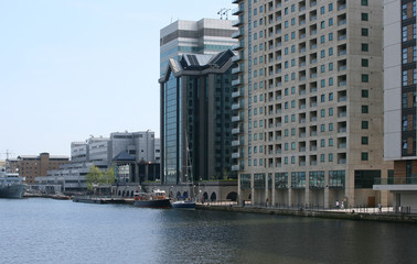 Obraz premium Docklands riverside apartments