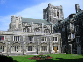 Fototapeta na wymiar Courtyard of Medieval style college building