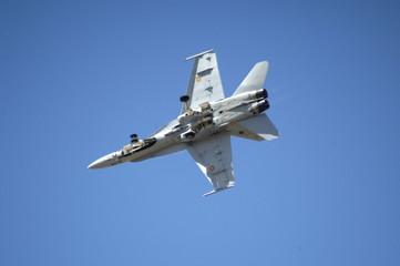 Avion F-18-84