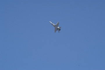 Avion F-18-249