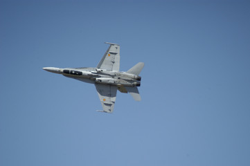 Avion F-18-257