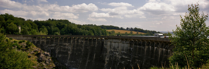 le barrage de Pareloup