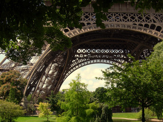 undertower © AJORON