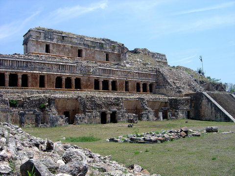 mexique uxmal ruta puuc pyramide maya yucatan