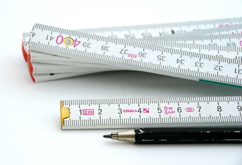Folding rule with pencil
