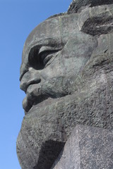 Fototapeta na wymiar Karl-Marx-Kopf im Profil
