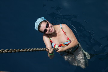 The girl in the sea 2