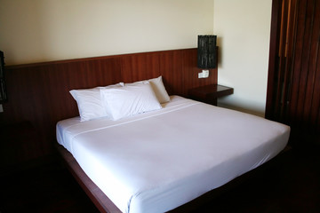 Resort bed