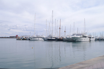 Fototapeta premium Port de plaisance de Palma aux Baléares