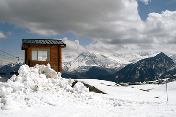 Les alpes depuis la station La Toussuire