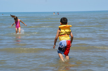 kids with lifejacket