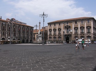 Catania piazza Duomo Municipio obelisco elefante © ollirg