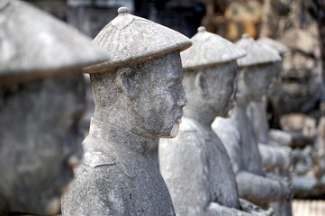 Statues asiatiques (Tombeau de Kai Dinh, Hue, Vietnam)