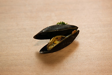 A lonely mussel with vegetable