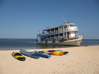 Amazonas Boot am Strand, Alter do Chão - Santarém, Brasil