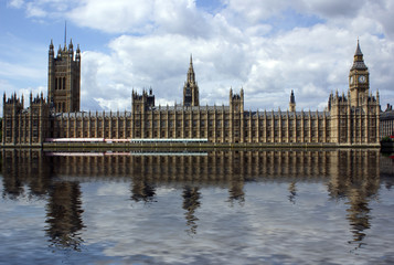 Fototapeta na wymiar Big Ben i Houses of Parliament w Londynie