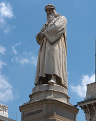 Leonardo da Vinci statue in Milan