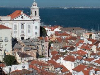 Fototapeta premium Lisboa, Blick von der Oberstadt zur Alfama