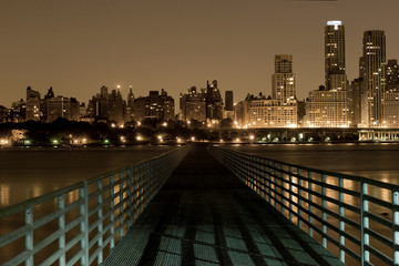 Bridge to Manhattan