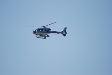 Fototapeta na wymiar hélicoptère