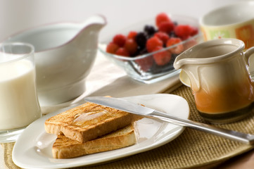 fresh toast with honey close up shoot