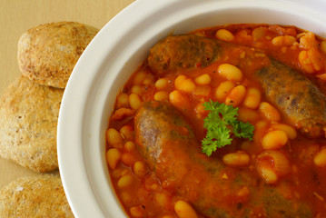 Boerewors with baked beans in tomato sauce
