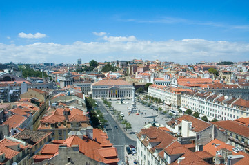 Fototapeta na wymiar panoramiczny widok z centrum Lizbony