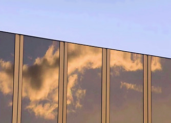 Reflets ciel sur immeuble