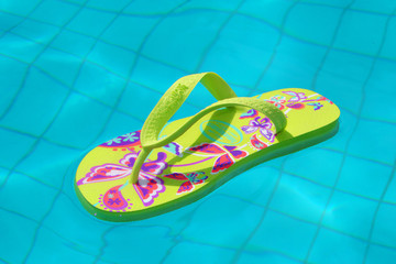 Flip-flop inside a pool