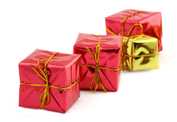 red nad golden gifts