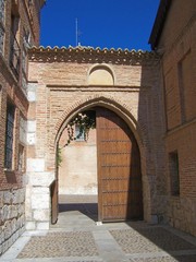 Fototapeta na wymiar Convento de Santa Clara en Tordesillas2