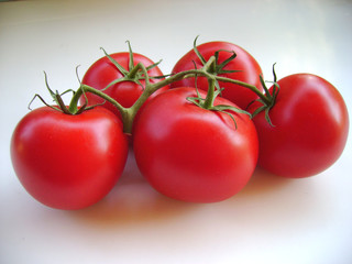 tomate grappe rouge