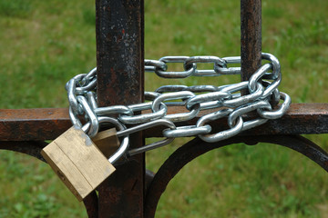 chaîne et cadenas 2