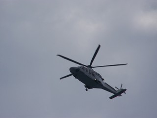 Fototapeta na wymiar hélicoptère gros porteur