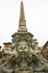 Fototapeta na wymiar Pantheon fontanna przed Panteon