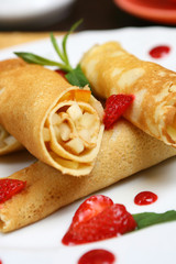 pancakes with fruits and strawberry
