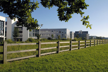 bureaux dans les champs