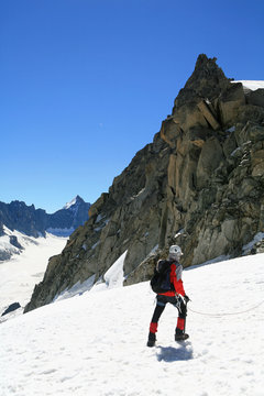 Alpiniste  sur le glacier d'Argentiere