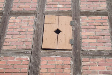 Holz und Stein und Fachwerk