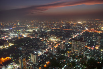 Fototapeta na wymiar bangkok at dusk