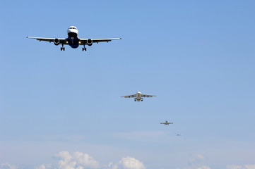 Fototapeta na wymiar Samoloty gotowe do lądowania