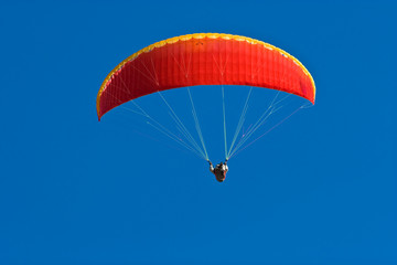 parapente rouge