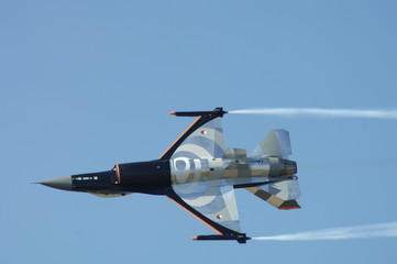 Inverted fighter Jet