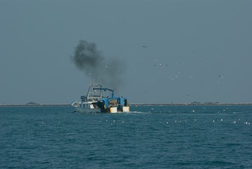 chalutier en mer