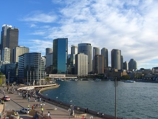 Fototapeta na wymiar Sydney Skyline - Circular Quay - Blick von Opera House