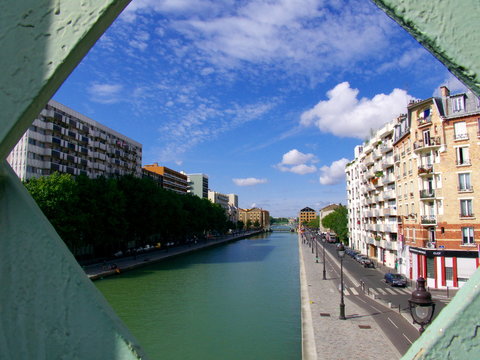 Canal et quai vue d'un pont, Paris