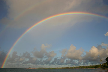 Doppelter Regenbogen vor Samoa